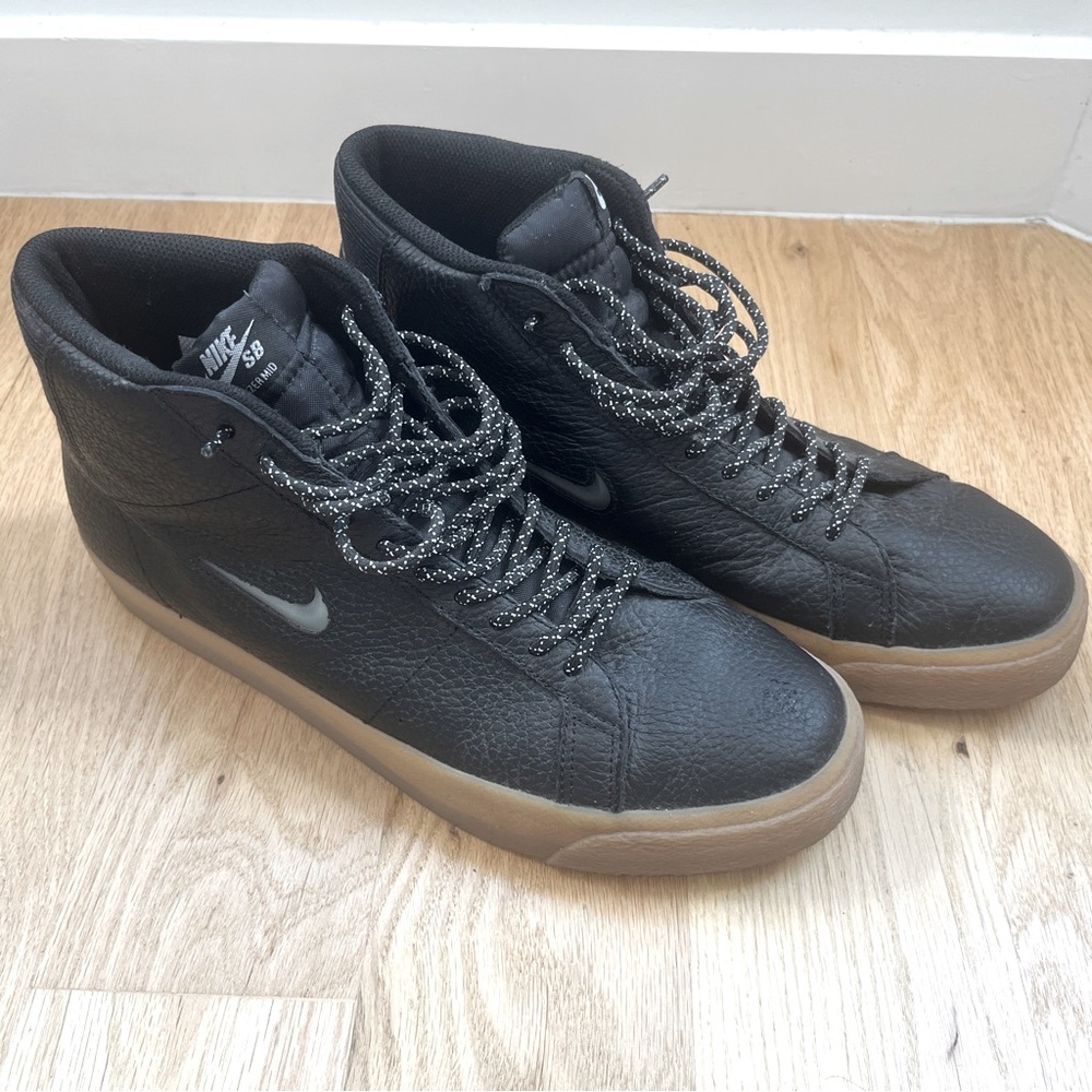Nike Zoom SB Blazer Mid Sneakers in Black Leather